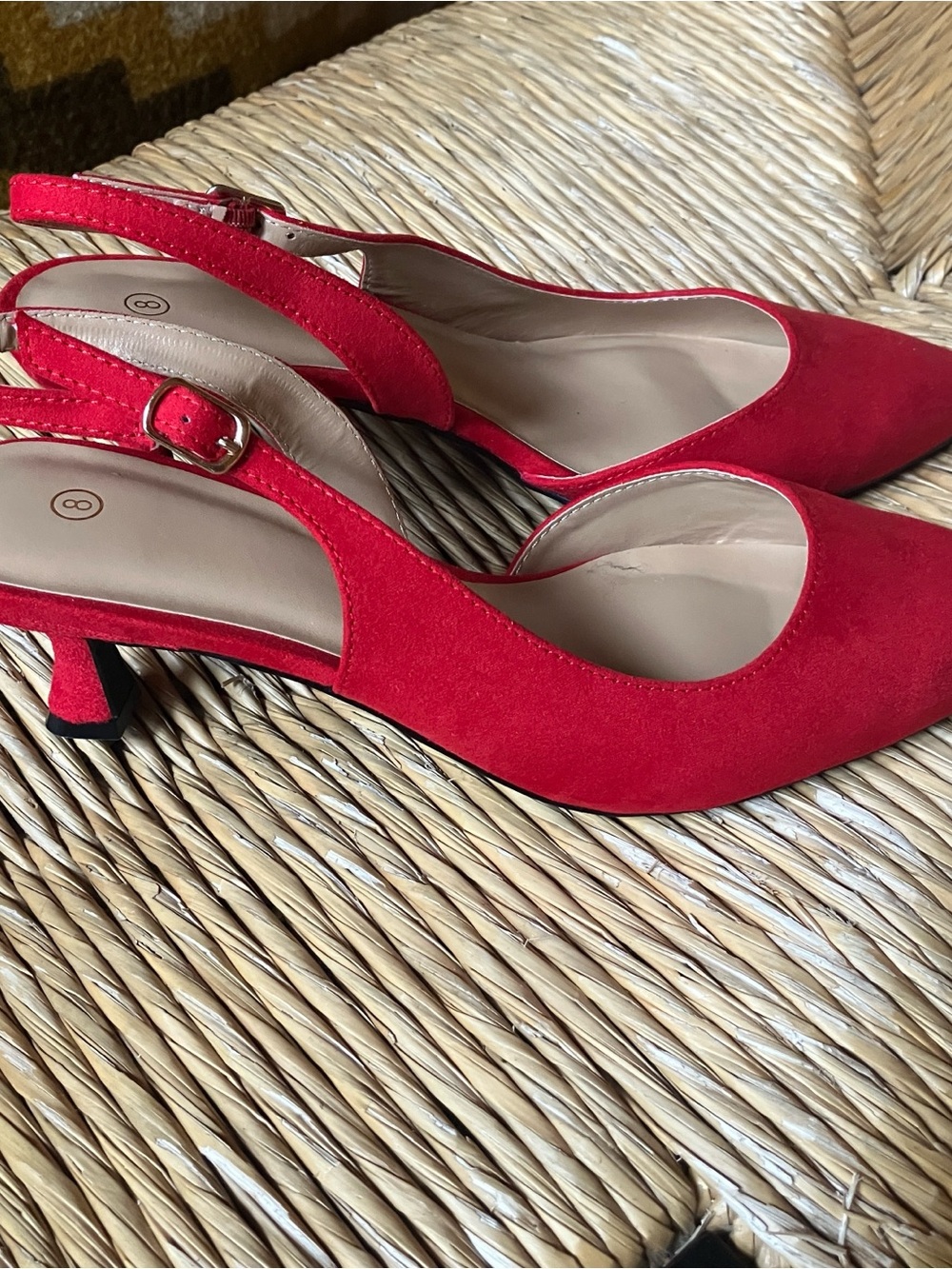 Red Pointed-Toe Slingback Heels - Picture 4 of 7